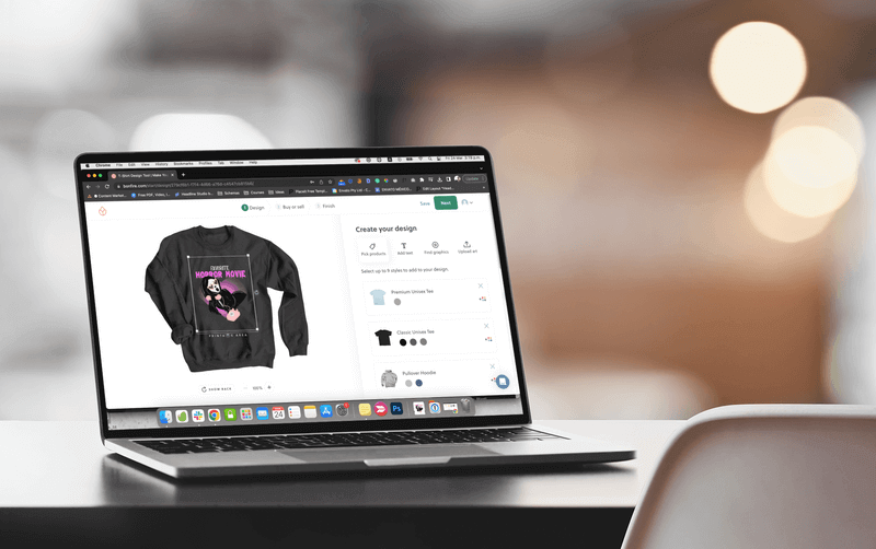 Maket Macbook Di Meja Kantor