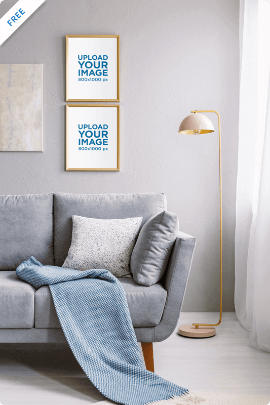 Maket Dua Cetakan Seni Di Dinding Ruang Tamu