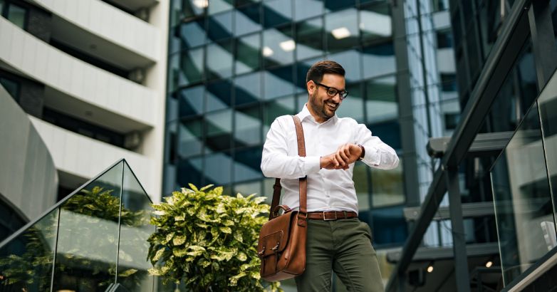 เจ้าของนาฬิกาหรูมีความกระตือรือร้นที่จะส่งเสริมการตลาดผ่านเว็บเอเจนซี่