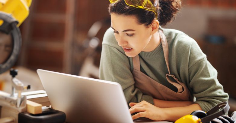 Un constructeur passe en revue les performances de ses concurrents.