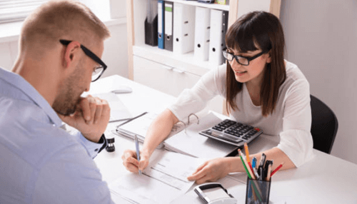 Siapa yang bekerja dengan anjak piutang - Tycoonstory | Tycoonstory Media invoice factoring in business