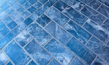 天然石フローリングの美しさ: 時代を超越したエレガンスをあなたの家に