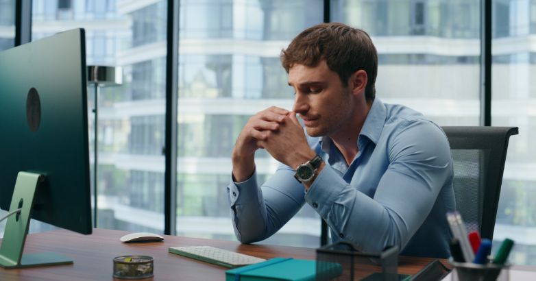 ผู้ดูแลเว็บได้ตระหนักว่าเว็บไซต์ของเขาเก่าเกินไปและไม่ได้รับผู้เข้าชมอีกต่อไป