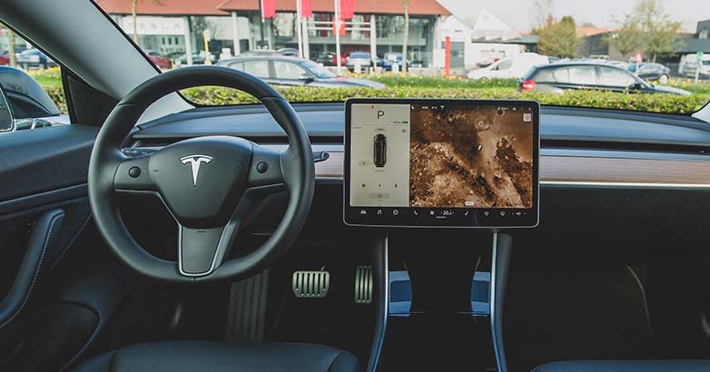 A Tesla criou modelos de carros elétricos, dando origem a uma nova tendência.