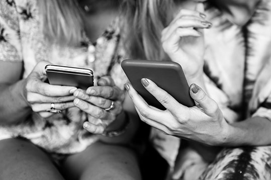 الهاتف الذكي-الأداة-المستخدم-التسويق-الأعمال