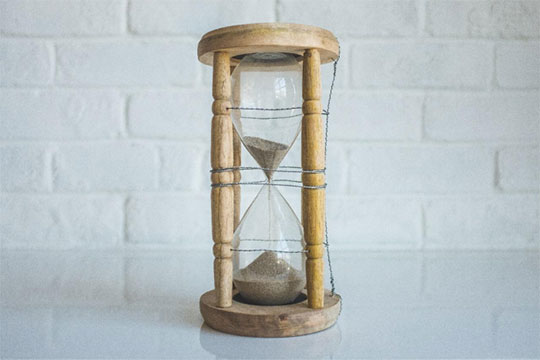 tempo-attesa-orologio-avviso-pazienza-lavoro-ora