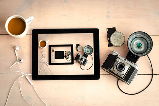 Art-Camera-Desk-Ipad-Photography-Vintage