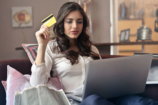 cumpărare-e-commerce-card-client-online-cumpărături-plată-cumpărare