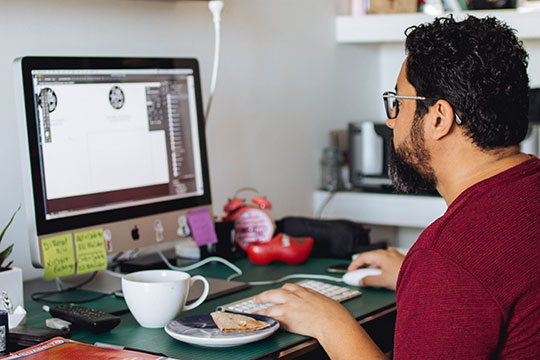 Tecnologia-Lavoro-Design-Freelance-Mac-Office-Desk