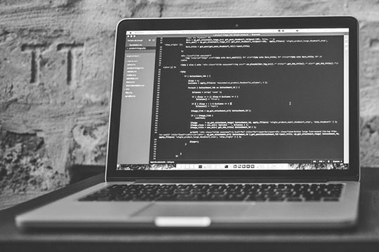 codificación-portátil-programación-trabajo-software-tecnología