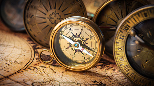 navegación-brújula-mapa-ubicación-dirección