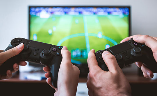 Gerät – Spiel – Controller – Spielen – Multiplayer – PlayStation 4 – PS4