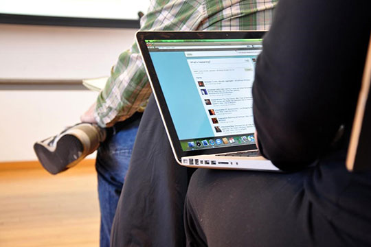 travail-éducation-emploi-internet-surf-classe