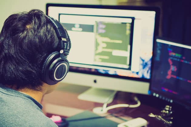 computer-lavoro-cuffia-gioco-desktop