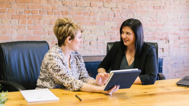 オフィス-チーム-会議-人事-人事-管理-ワークスペース