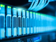 computer-connessione-database-internet-lan-tecnologia-server-di-rete-virtualizzazione-cloud-computing
