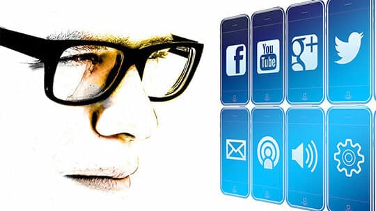 Comment une entreprise peut-elle éviter/prévenir les risques liés à la confidentialité et à la sécurité des médias sociaux ?