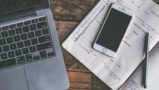 مراقبة الإنفاق بانتظام وإجراء التعديلات حسب الحاجة