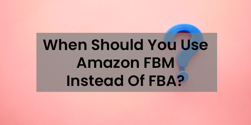 Un signo de interrogación azul sobre un fondo rosa