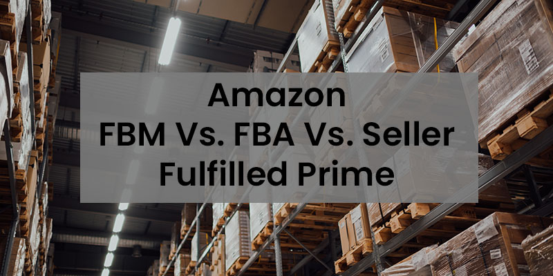 Un almacén logístico de terceros con cajas apiladas en plataformas