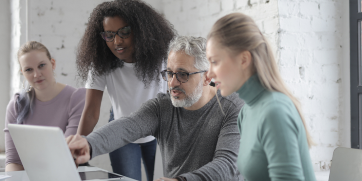 ソーシャルメディア: ユニバーサルタッチポイント – すべてのステークホルダーがソーシャルプラットフォームにどのように関与するか