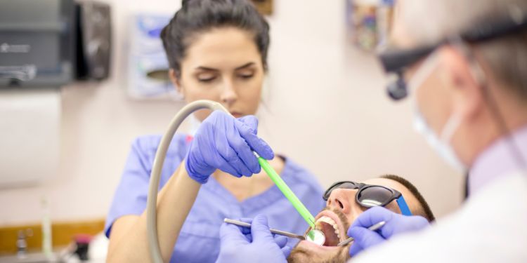 asystentka stomatologiczna