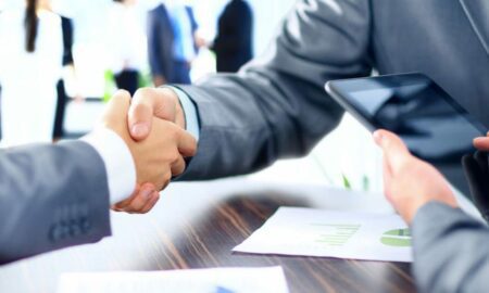 移民コンサルタント: 新たな始まりへの道を簡素化する