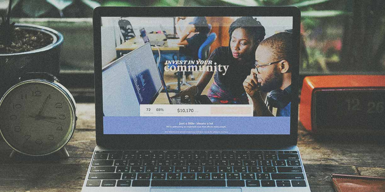 dizüstü bilgisayar ekranında bağış kampanyası