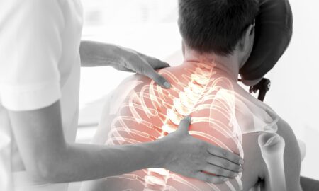 التدليك لإدارة الألم: نهج شمولي