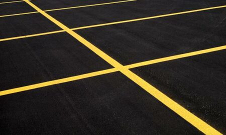 Express Stripe، الشركة التي أحدثت تغييرًا جذريًا في صناعة المعاطف والخطوط المخططة