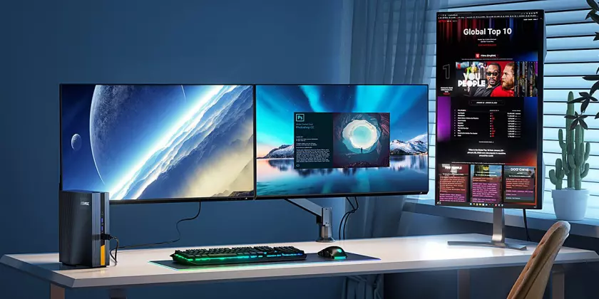Tela de monitor triplo ACEMAGIC AD15 Mini PC 4K.